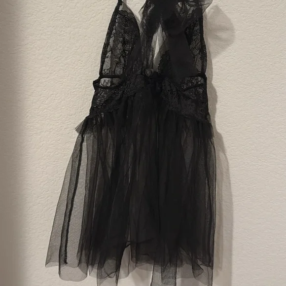 Elegant Black Lace Nightgown